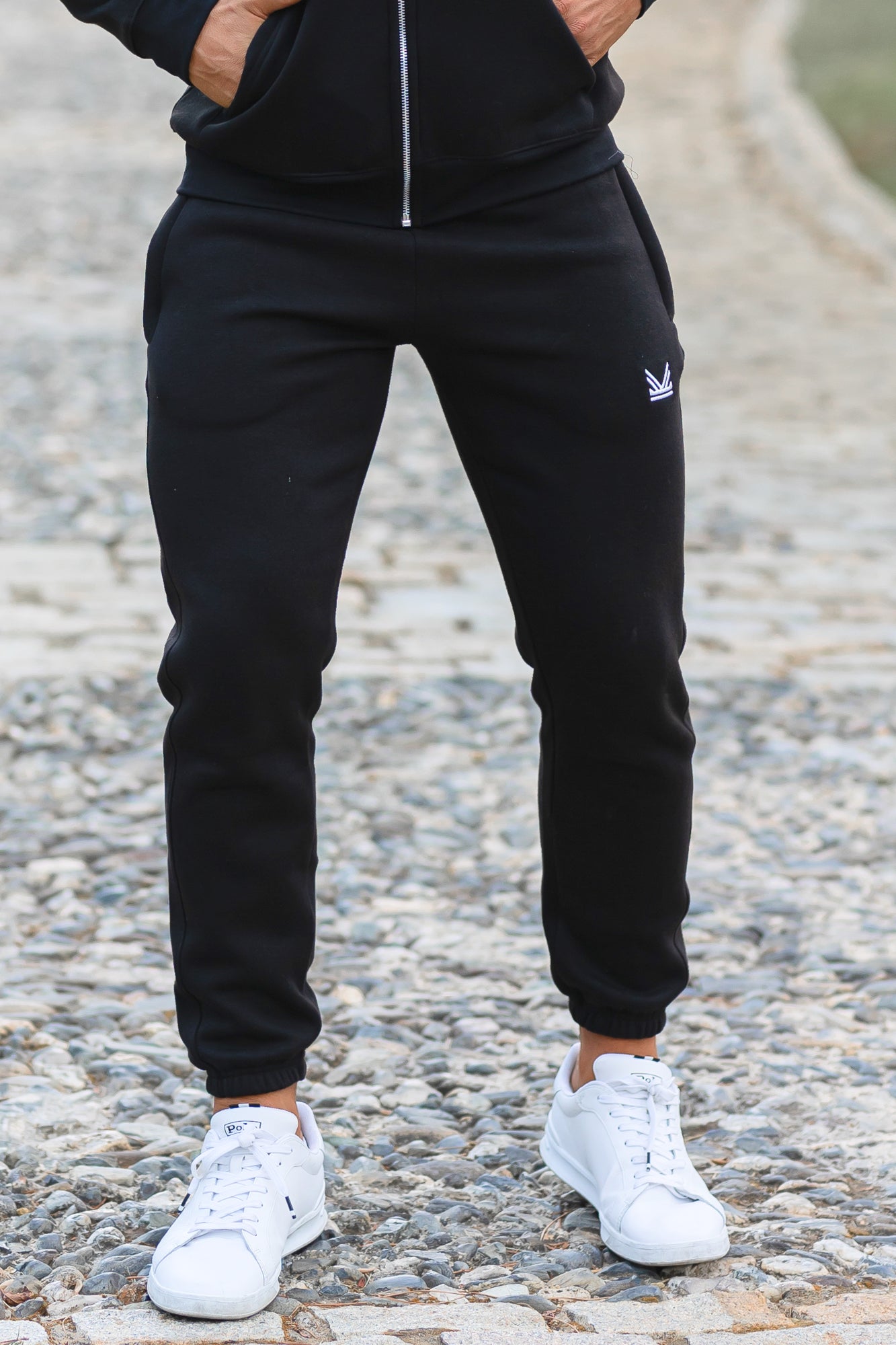 Elastic Cuffs Fleece Trouser - Black