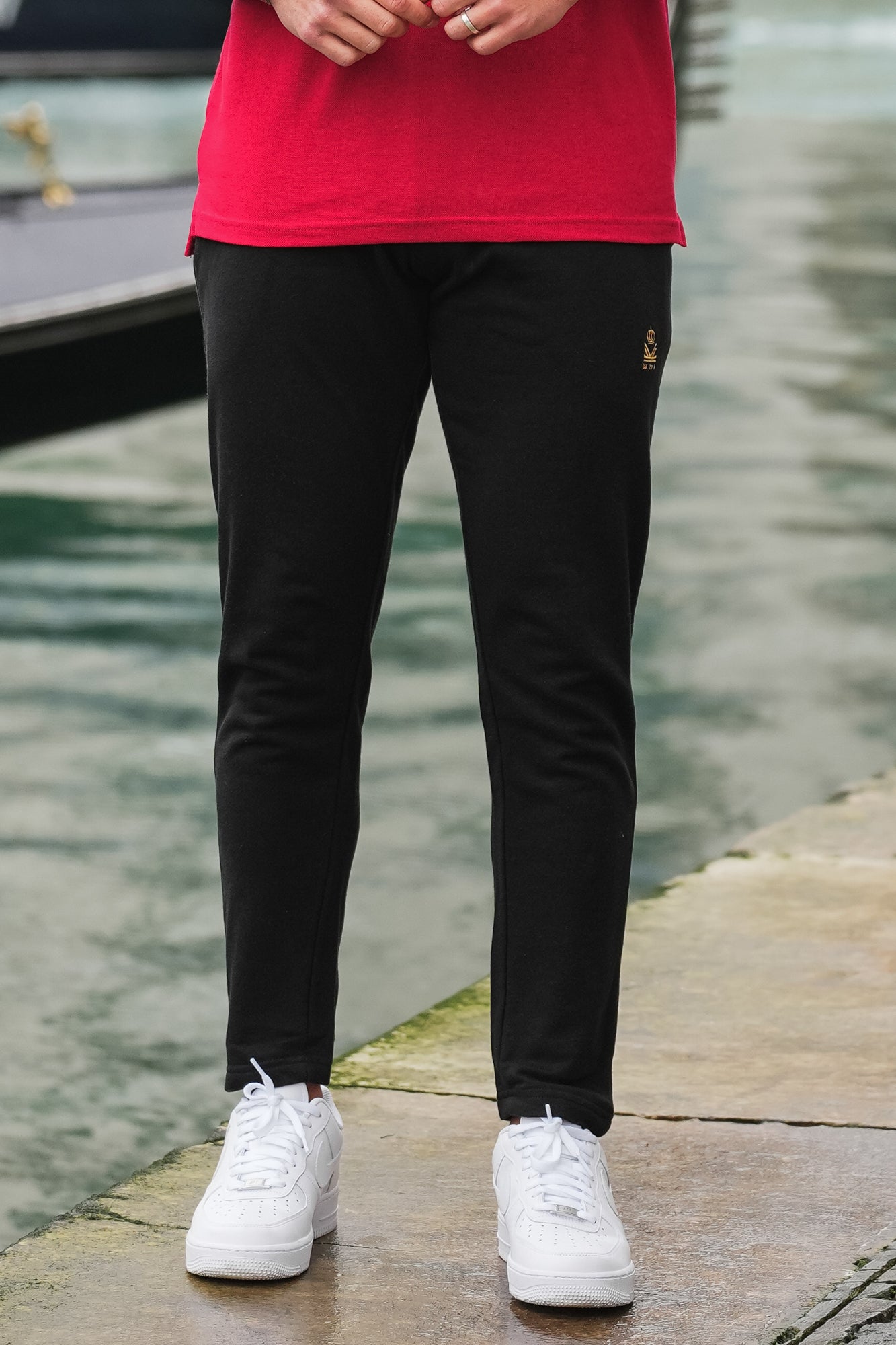 Crest trouser in Black