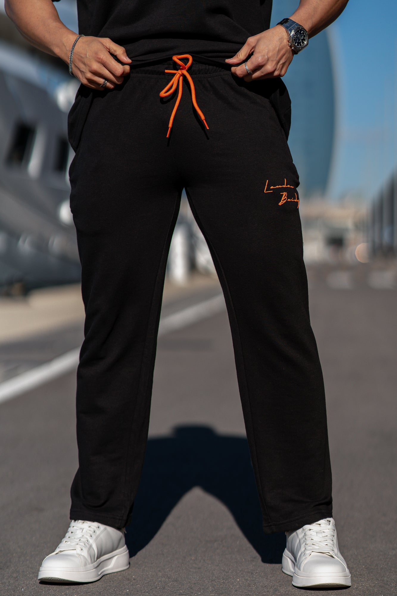 StraightFit Signature Trouser in Black