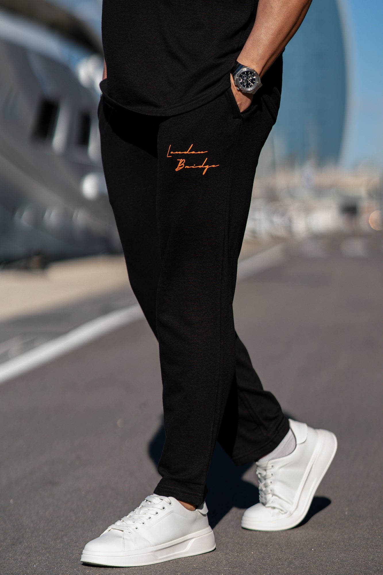 StraightFit Signature Trouser in Black
