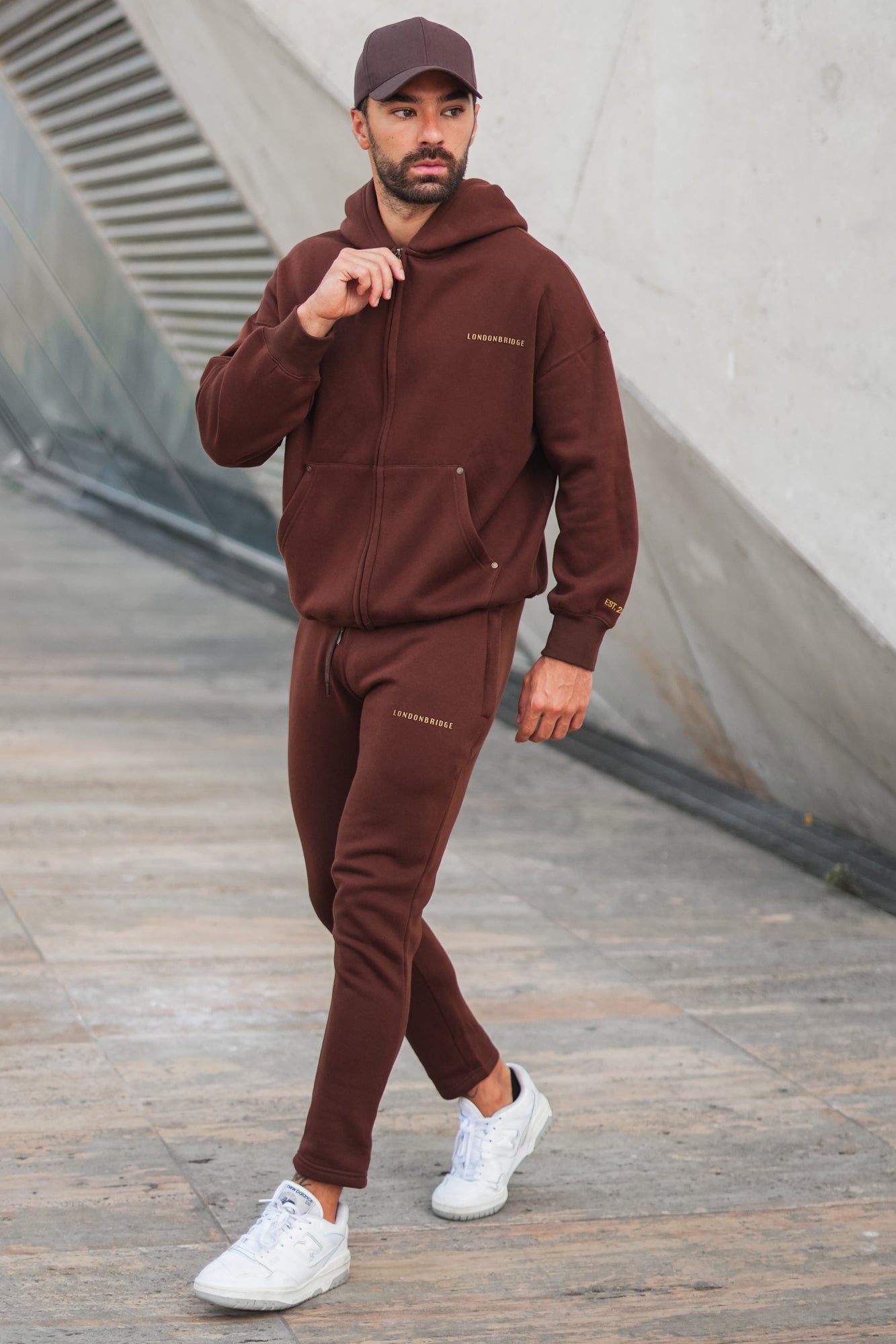 Rivet Oversize Cotton Tracksuit Chocolate London Bridge